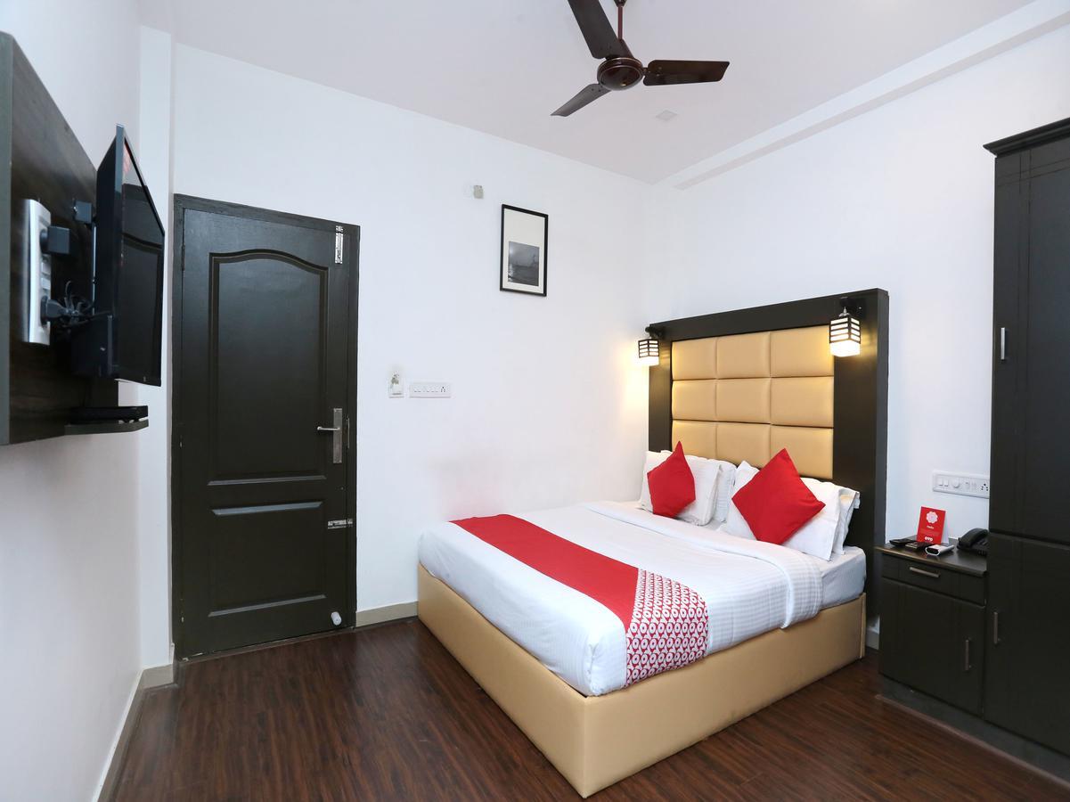 Hotel Qube Kochi Exterior photo