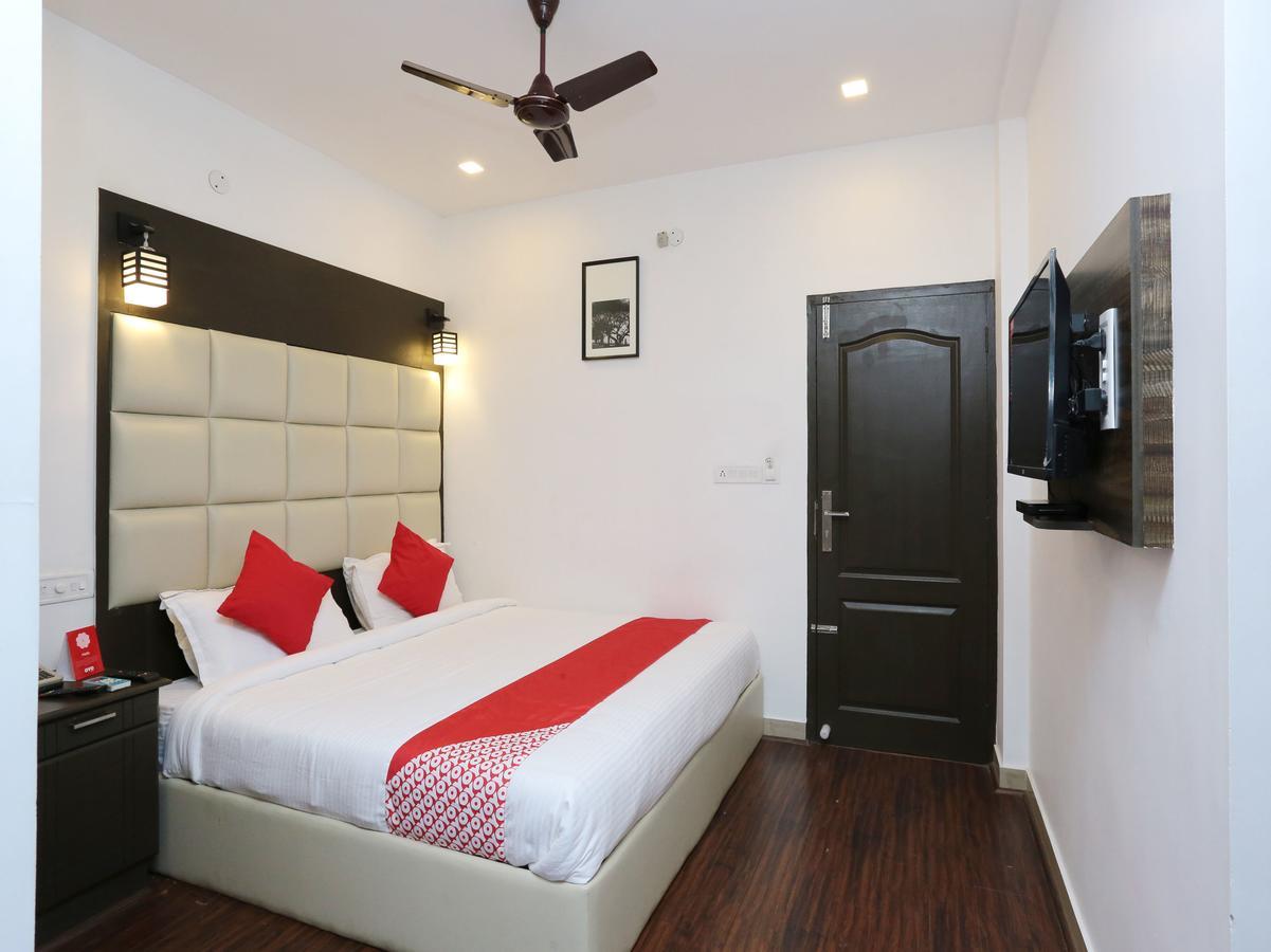 Hotel Qube Kochi Exterior photo