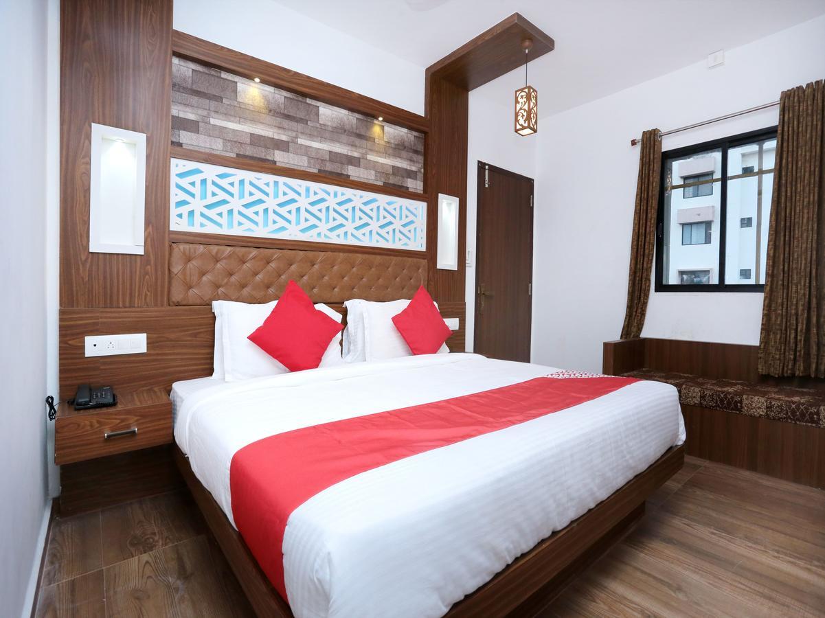 Hotel Qube Kochi Exterior photo