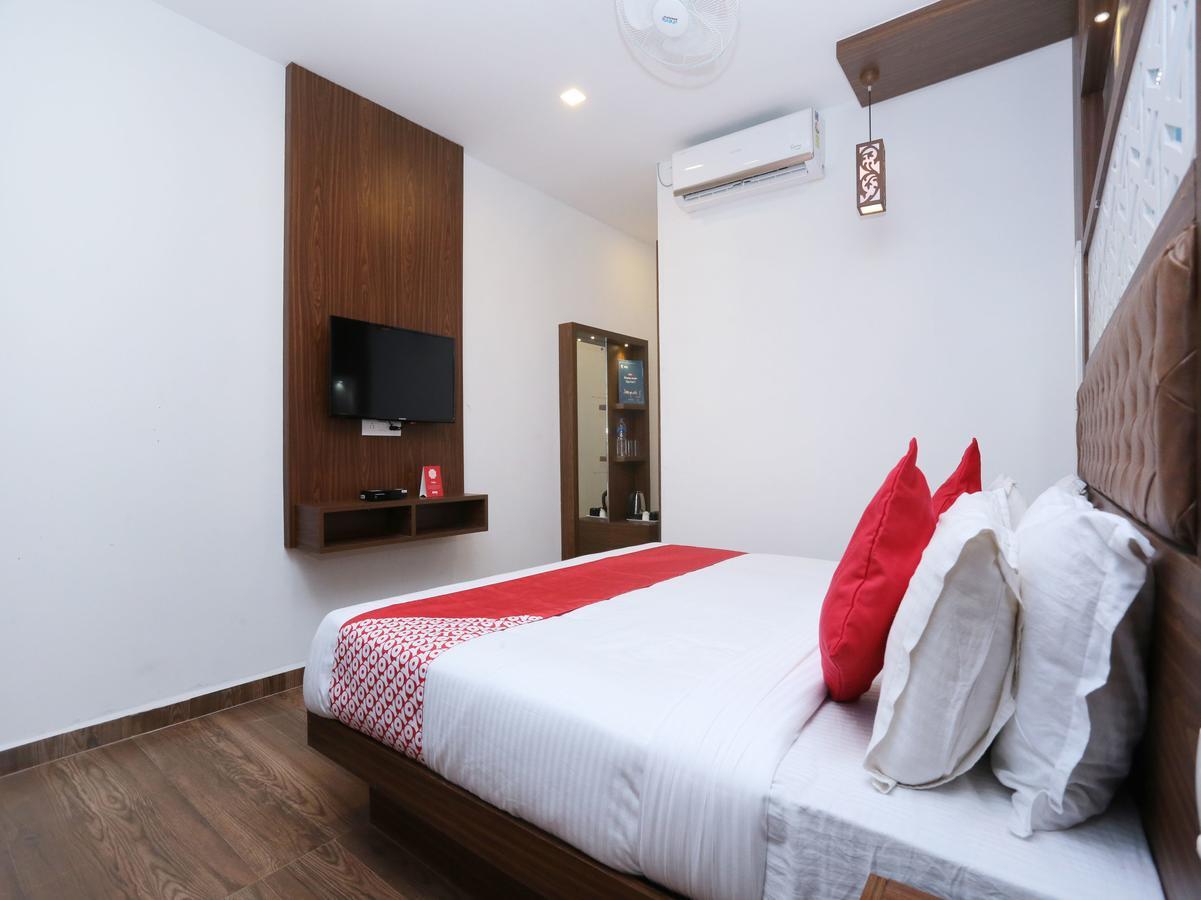 Hotel Qube Kochi Exterior photo