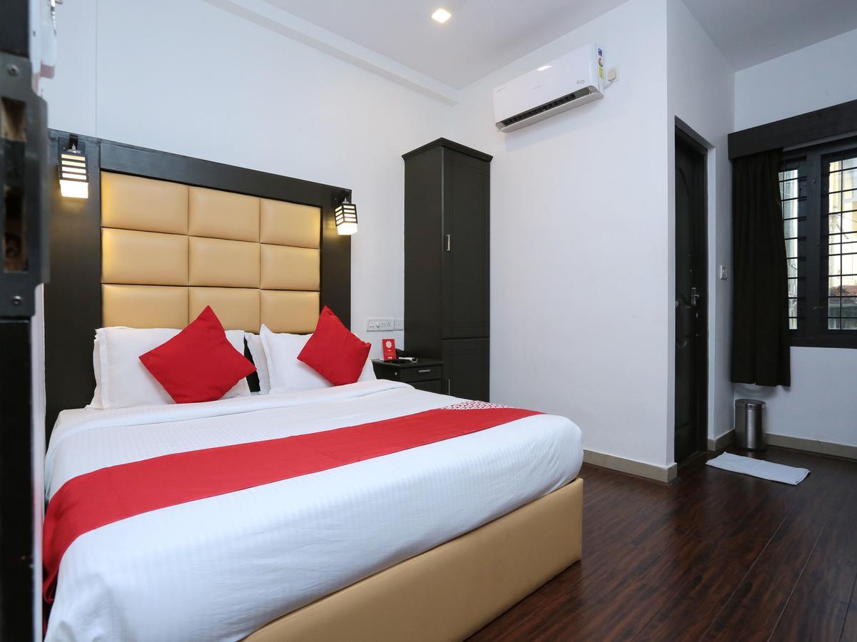 Hotel Qube Kochi Exterior photo