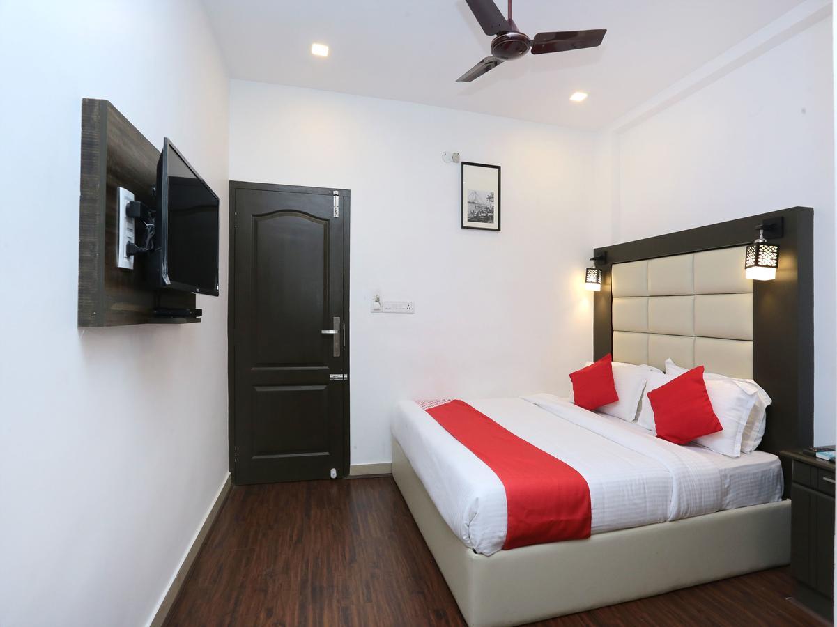 Hotel Qube Kochi Exterior photo